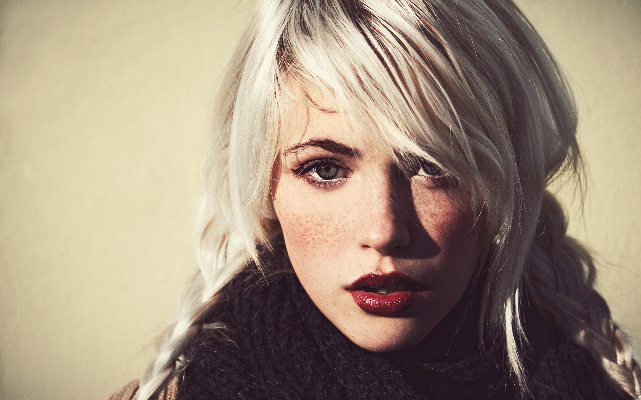 Platinum Blonde Hair And Freckles - 2560x1600 Wallpaper Platinum Blonde Hair And Freckles - 2560x1600 Wallpaper