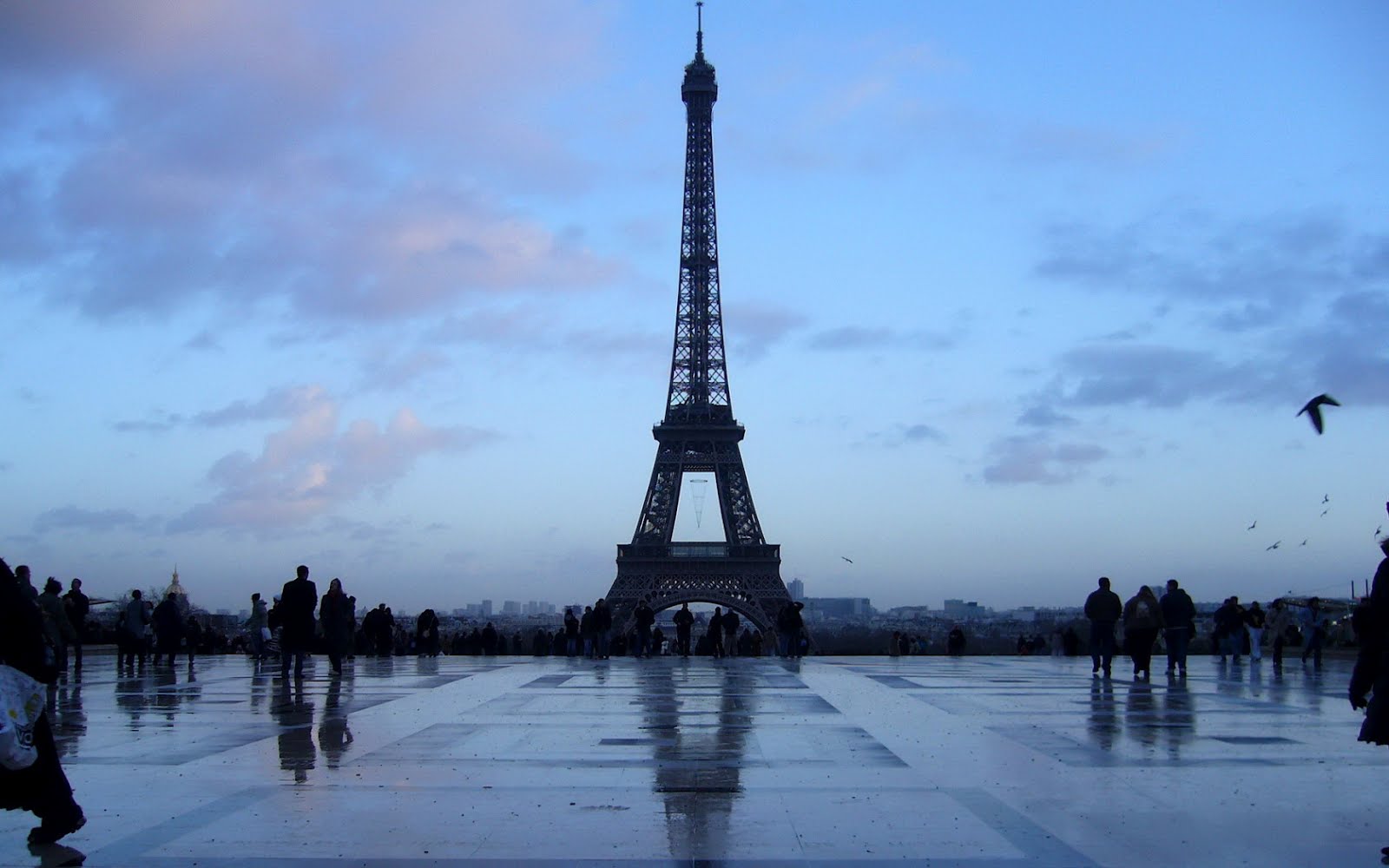 Beautiful Places Hd Wallpapers - Eiffel Tower - HD Wallpaper 