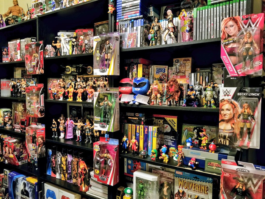 Action Figure - HD Wallpaper 