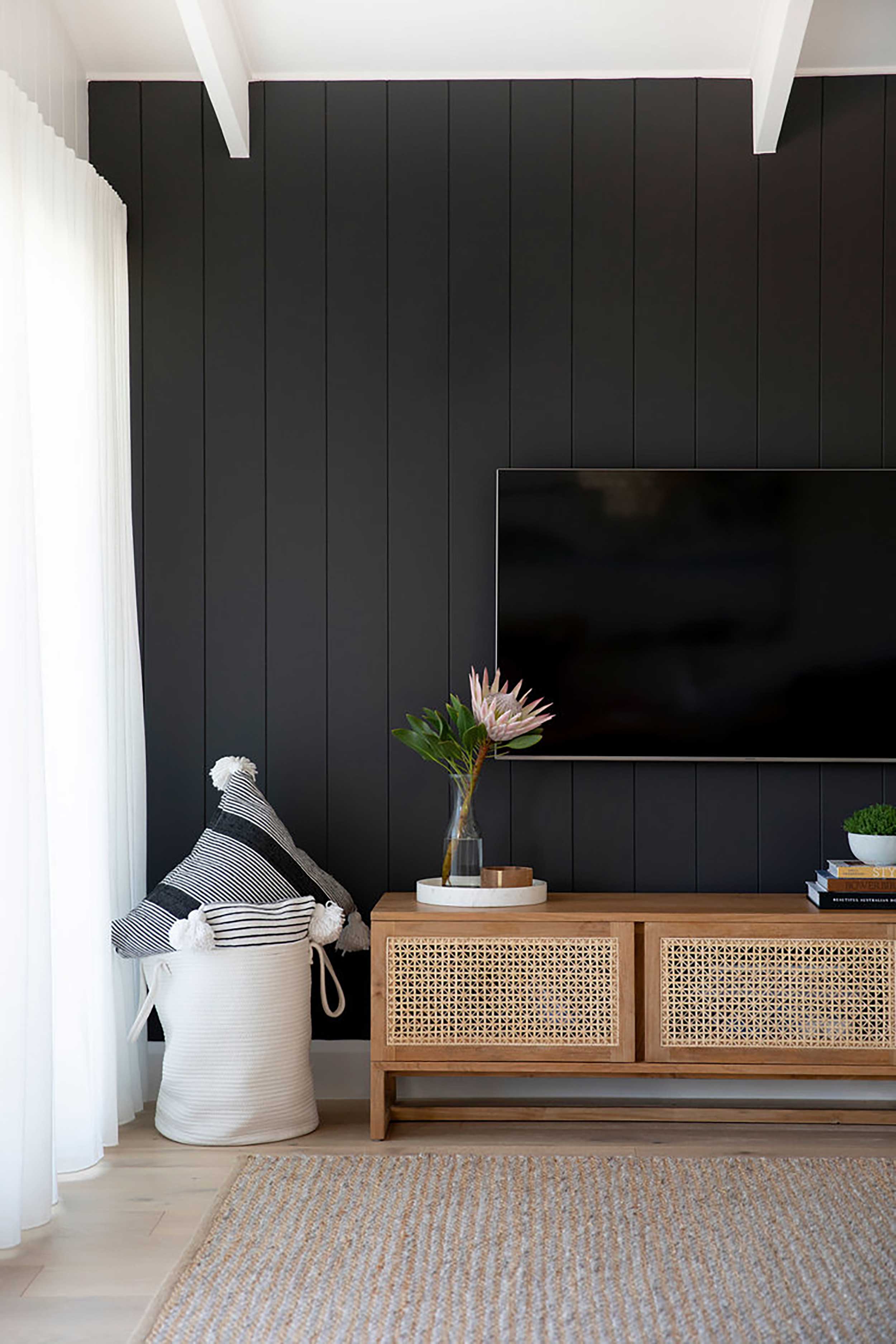 Emily Henderson Accent Walls Via Adore Magazine Design - Black Accent Wall Tv Wood - HD Wallpaper 