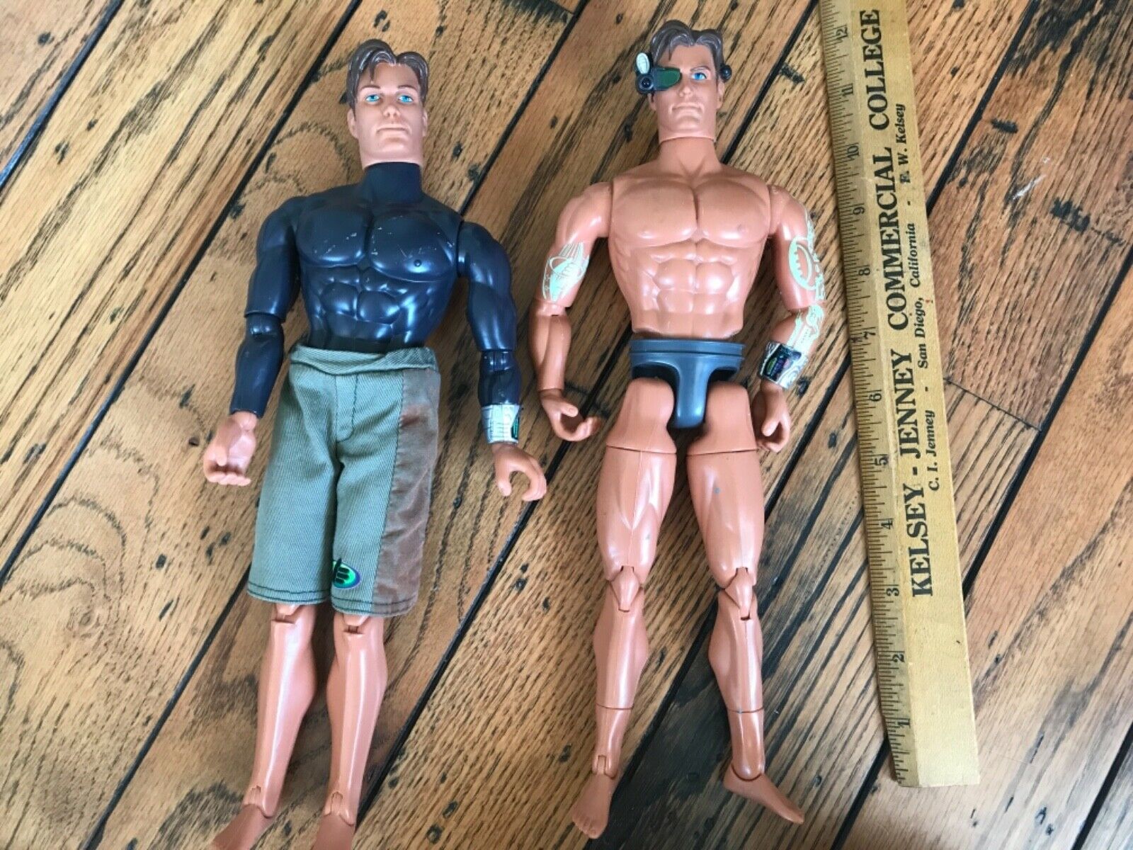 Action Figure - HD Wallpaper 