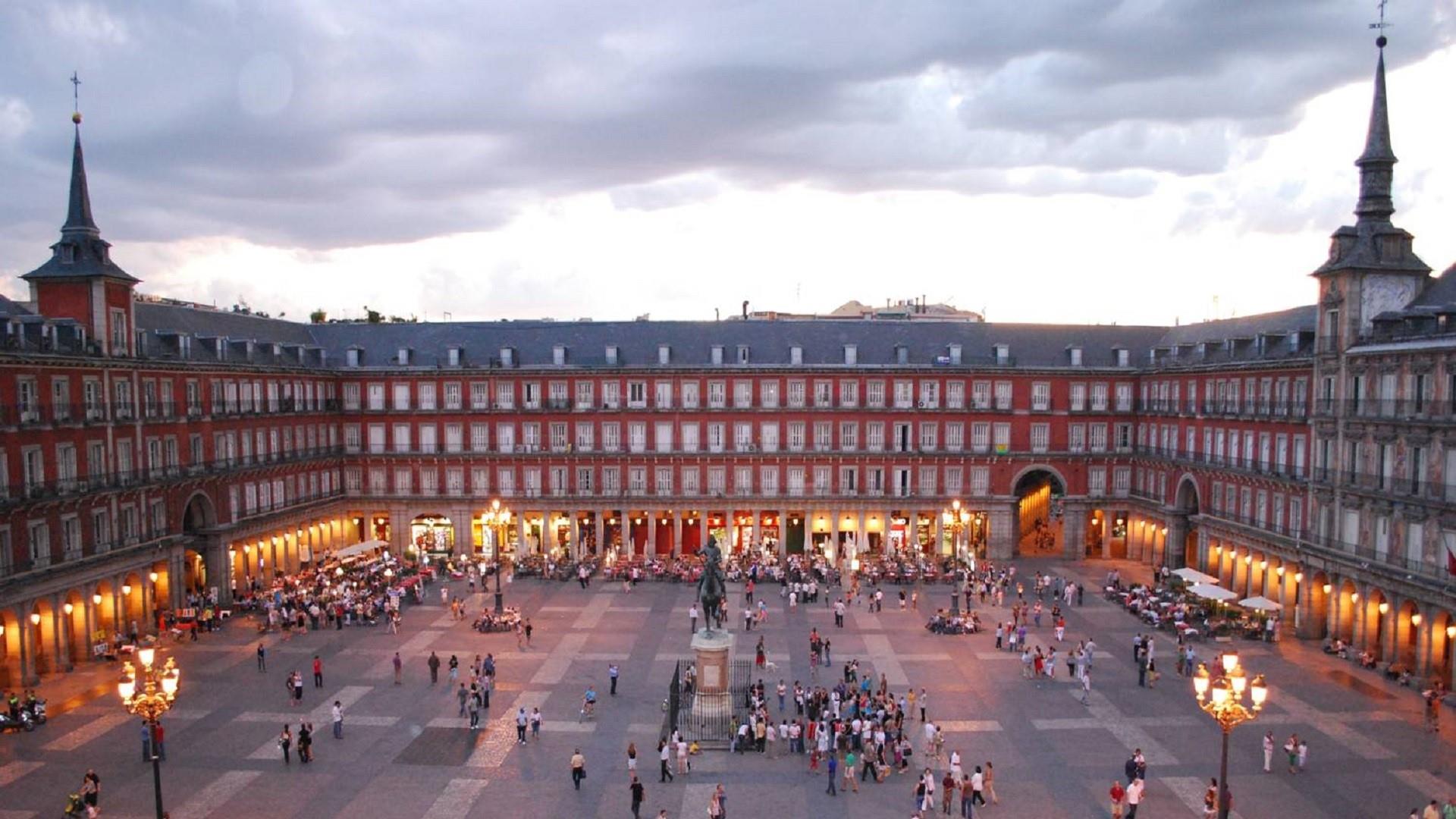 Madrid Wallpaper - Picture - Plaza Mayor Of Madrid - HD Wallpaper 