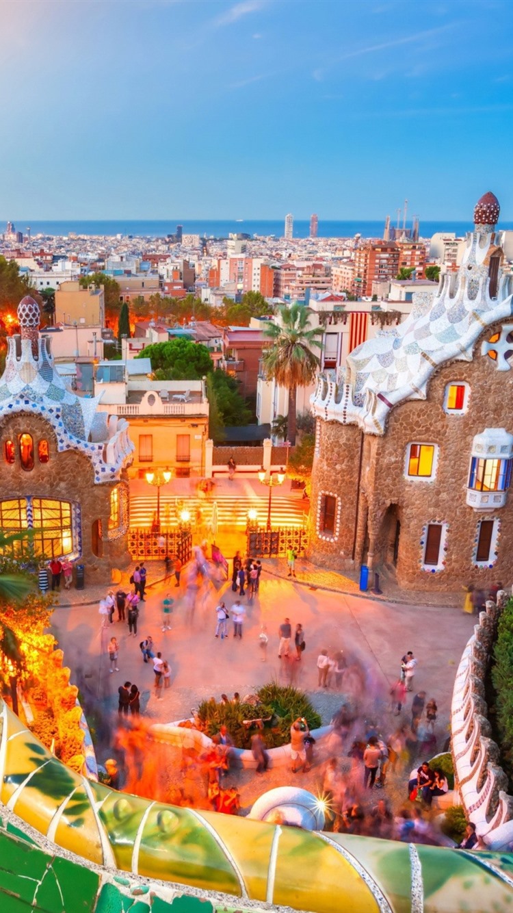 Iphone Wallpaper Barcelona, City, Park, Dusk - Travel Magazine Barcelona - HD Wallpaper 