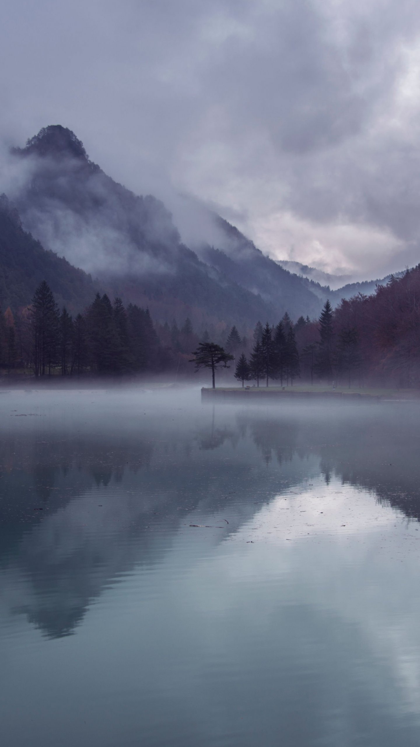 Reflective Body Of Water - HD Wallpaper 