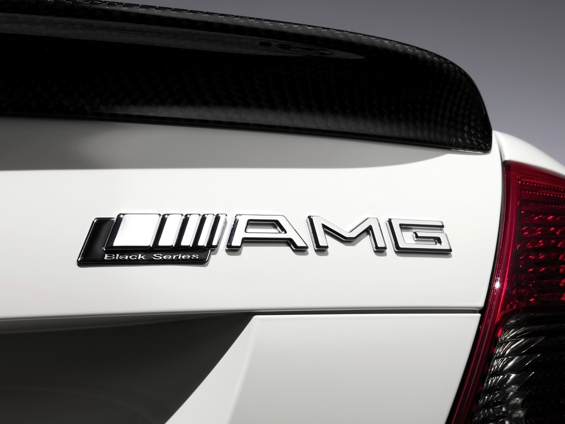 Mercedes Amg Logo Wallpapers From Www - Amg Logo On Car - HD Wallpaper 