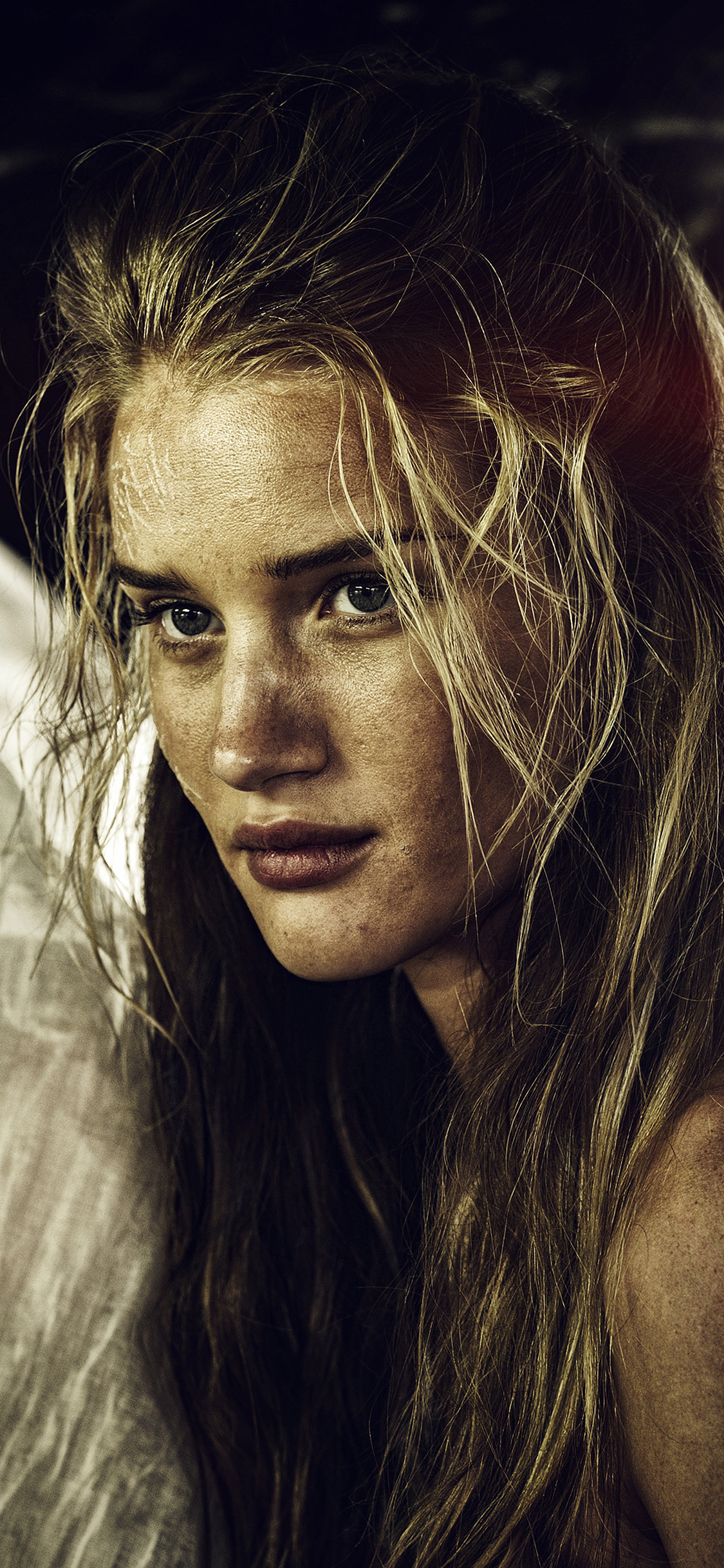 Mad Max Fury Road Rosie Huntington Whiteley - HD Wallpaper 