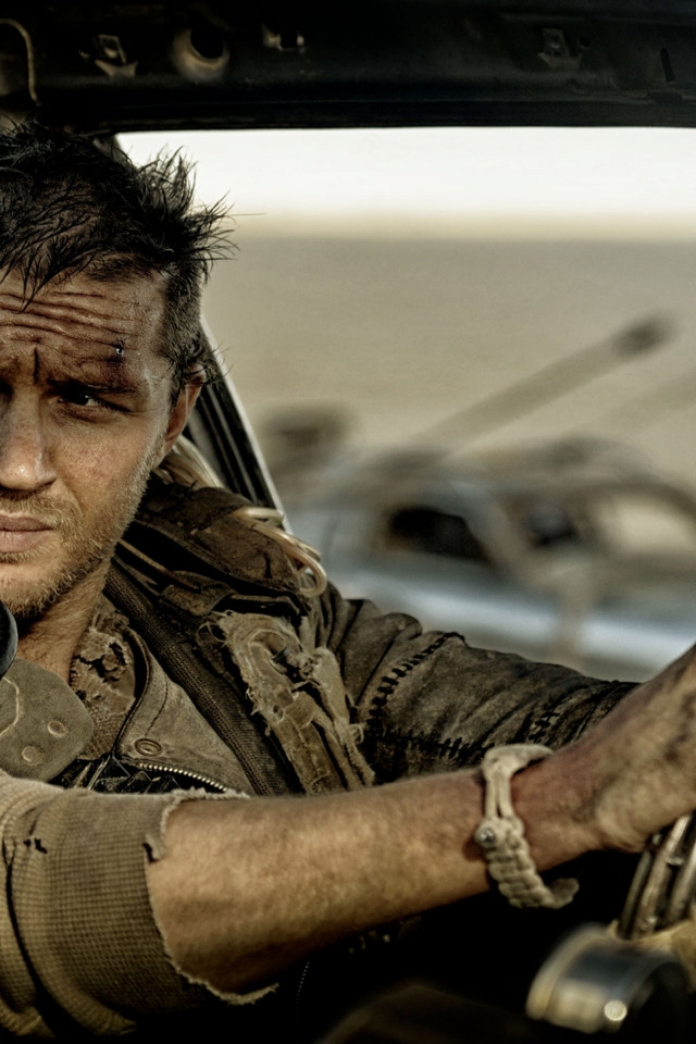 Tom Hardy Mad Max Fury Roar For 640 X 960 Iphone 4 - Mad Max Fury Road Shoulder Pad - HD Wallpaper 