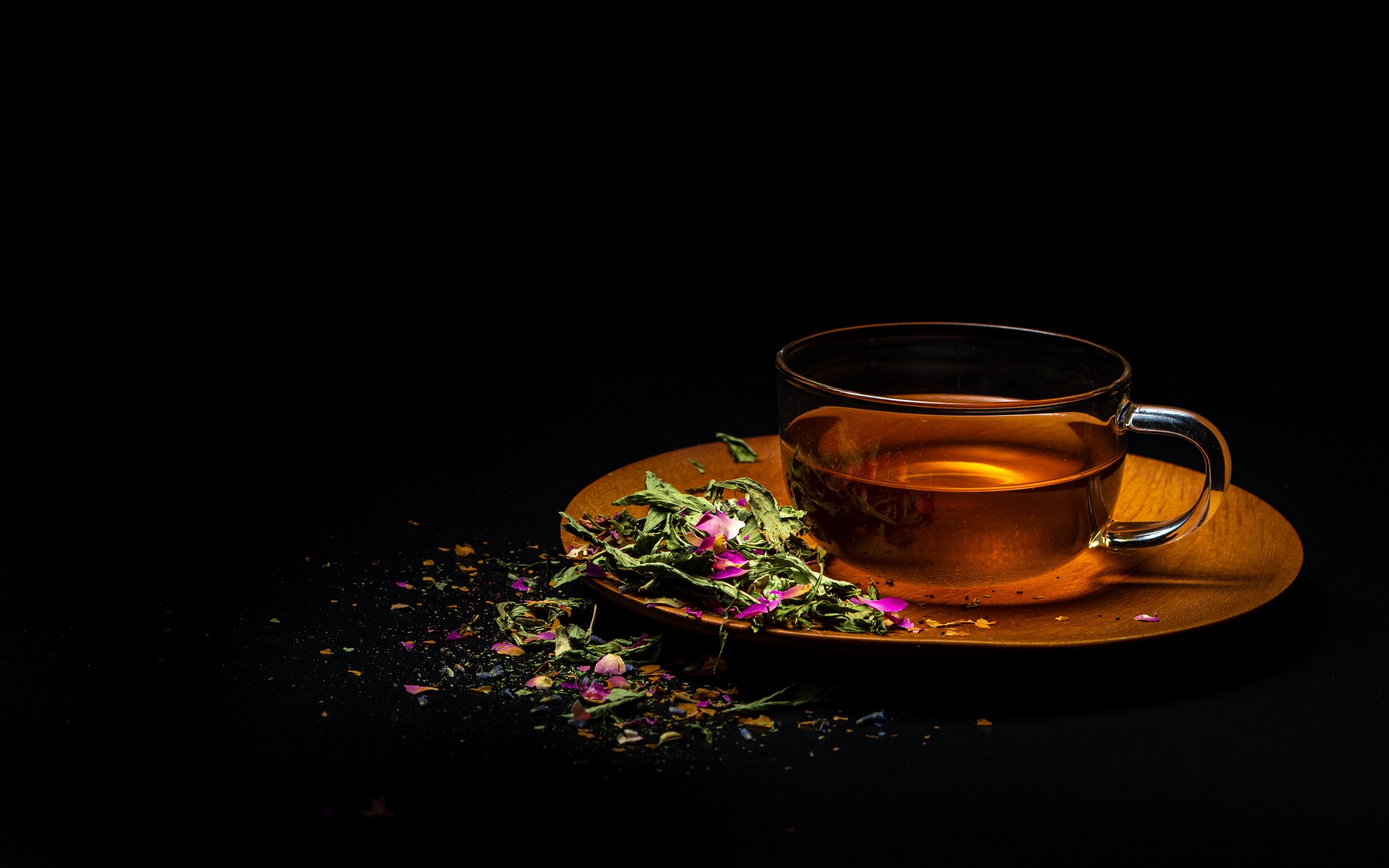 Wallpaper Cup, Tea, Flowers, Leaves, Drink - Black Tea Wallpaper Hd - HD Wallpaper 