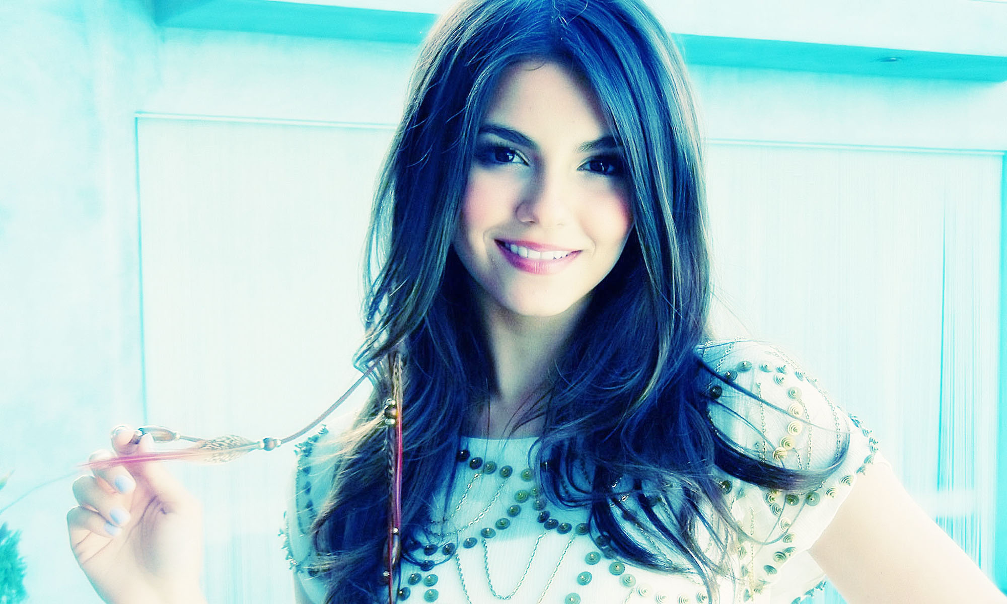 Victoria Justice Wallpaper 2017 - HD Wallpaper 