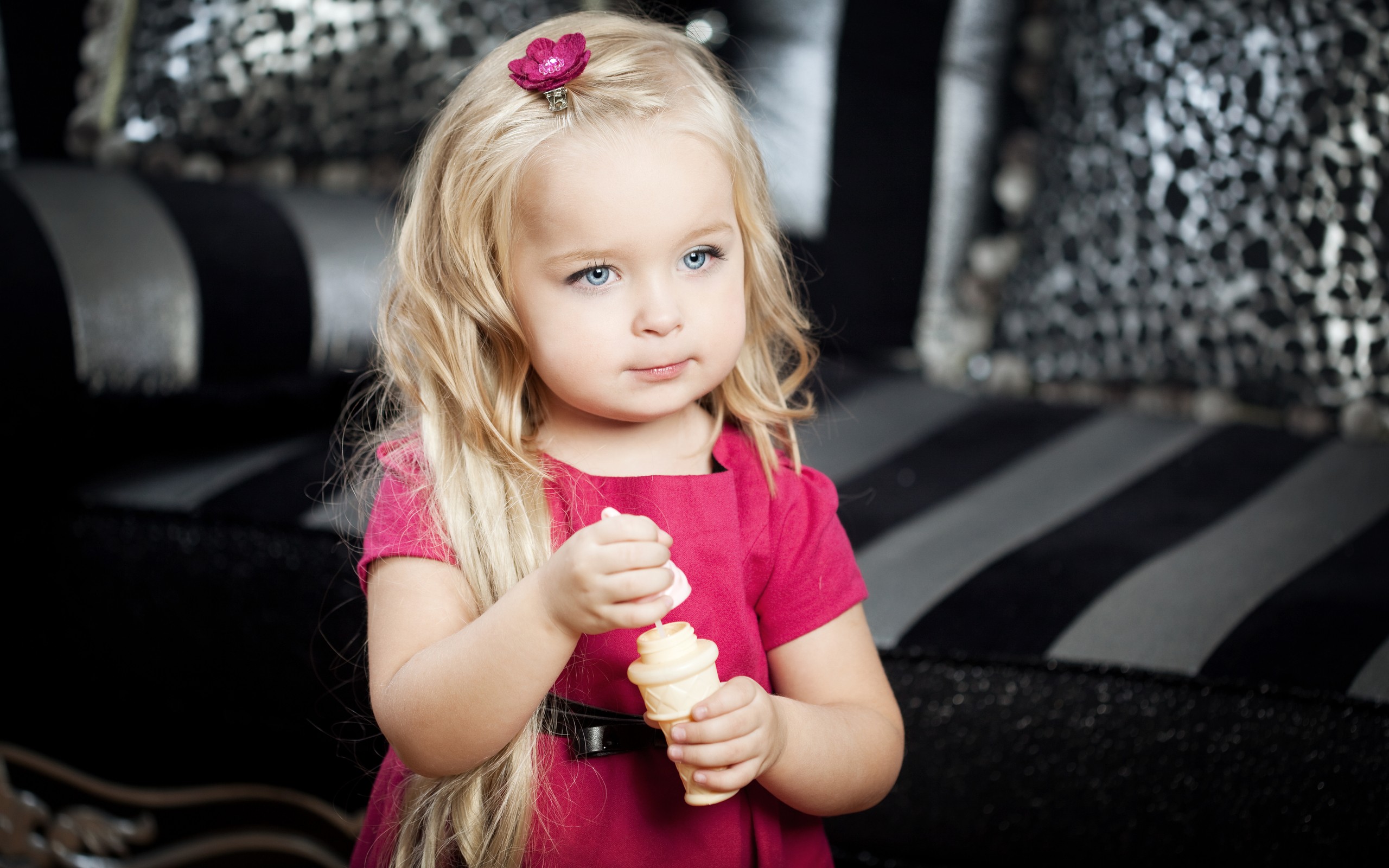 Cute Little Girl Photo - Cute Little Blonde Girl - HD Wallpaper 