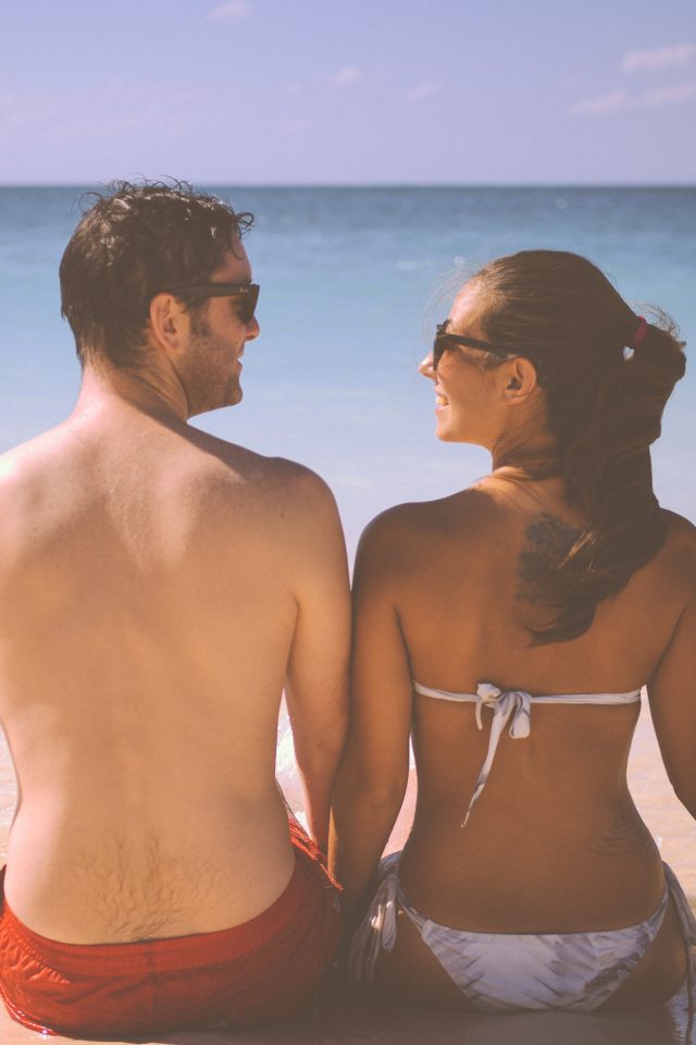 Sea Man Beach Girl Vacation Nature Iphone Wallpaper - Beach - HD Wallpaper 