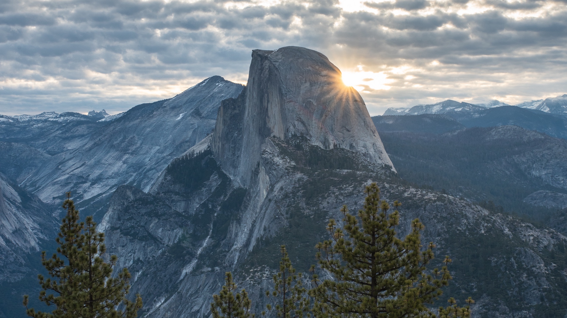 Wallpaper Mountains, Peak, Trees, Light, Dawn, Yosemite - Yosemite National Park, Half Dome - HD Wallpaper 