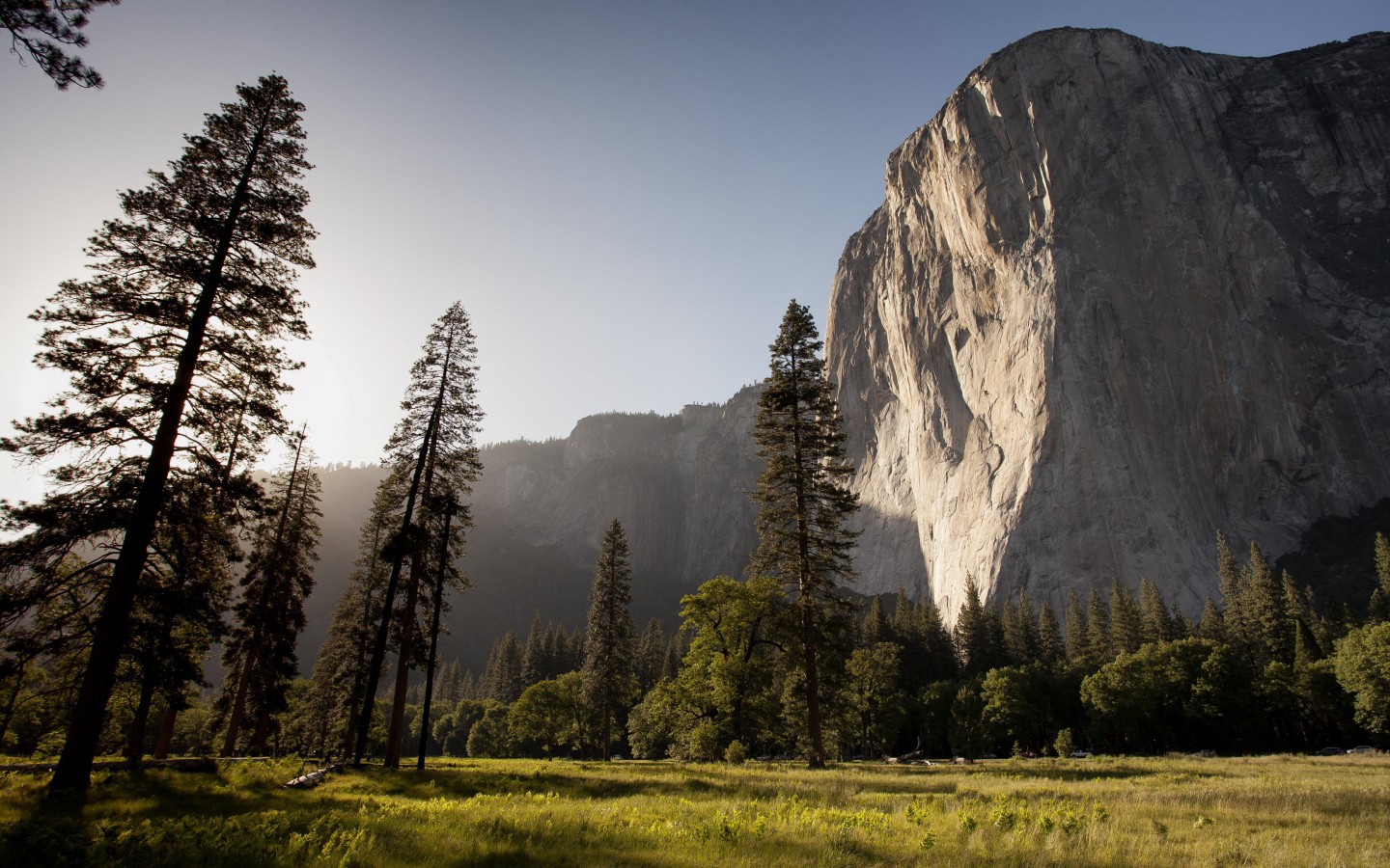 El Capitan, Yosemite Valley, In The Sunset Light Ultra - Free Solo Climbing Movie - HD Wallpaper 