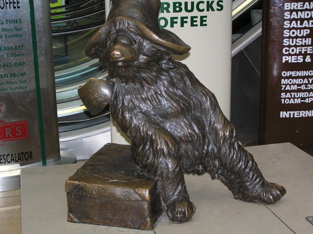 Bronze Statue Of Paddington Bear, Paddington Railway - Statue - HD Wallpaper 