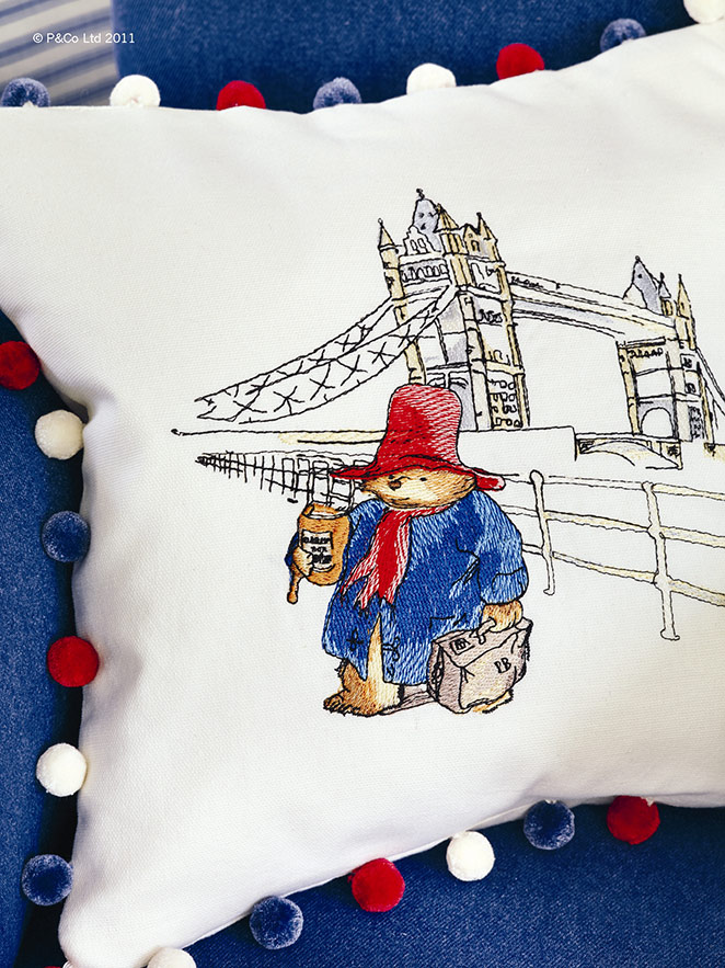 Jane Churchill Paddington Bear Fabric - HD Wallpaper 