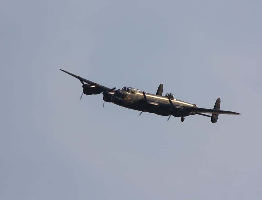 Plane, Flight, Sky, Airplane, Lancaster, Propeller, - Avro Lancaster - HD Wallpaper 