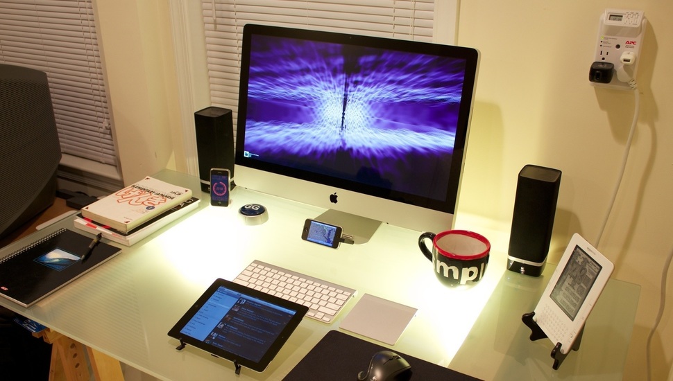 Cool Desktop, Table, Ipod, Phone - Gadget Background Hd - HD Wallpaper 