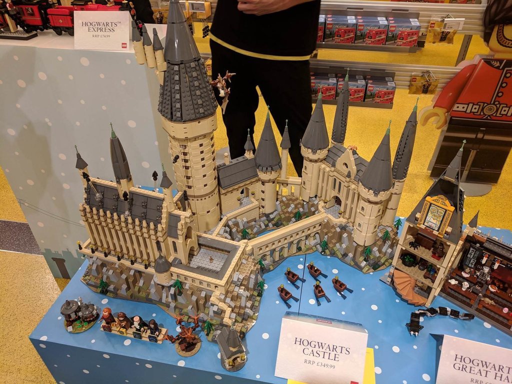 lego hogwarts display