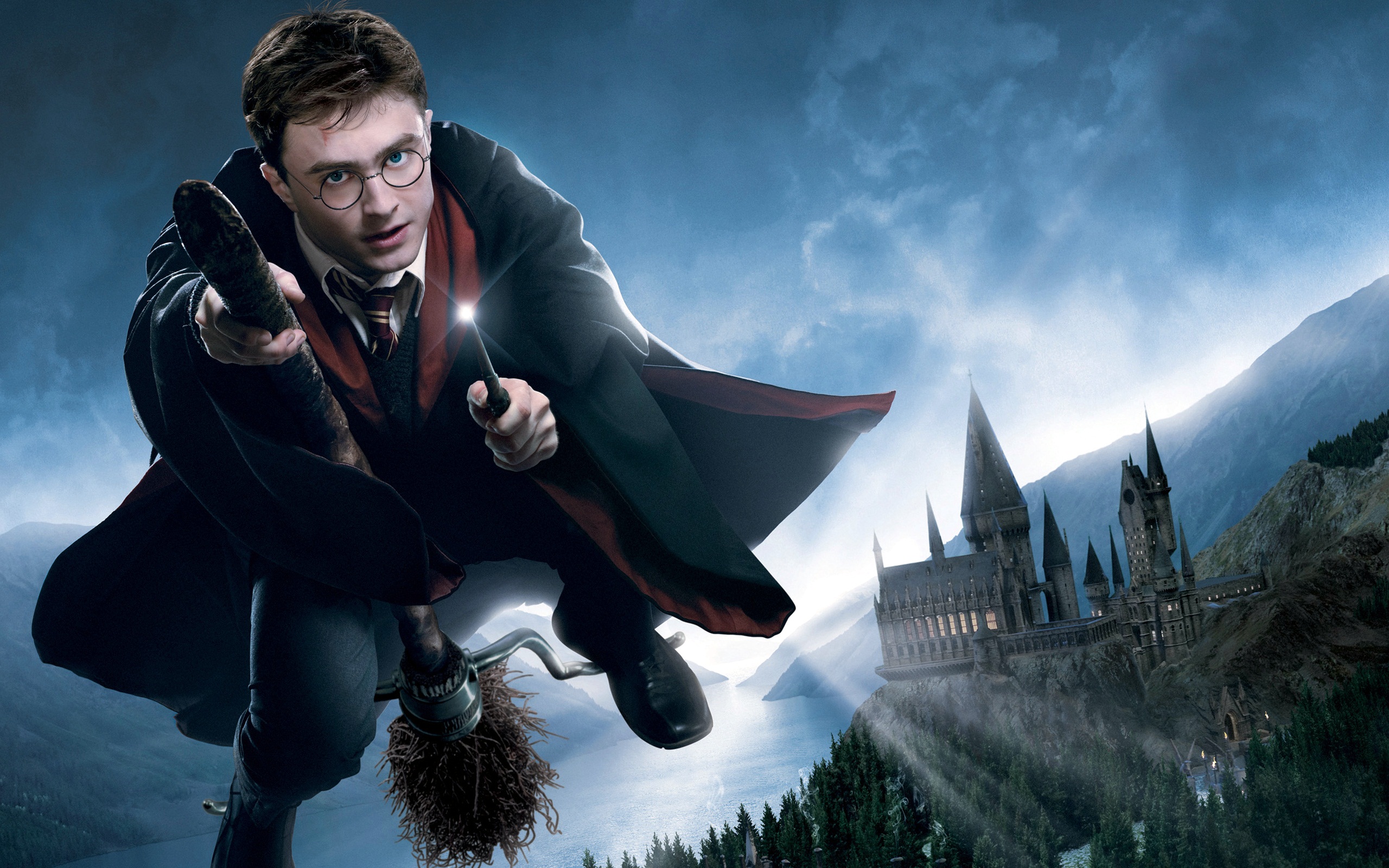 Harry Potter Daniel Radcliffe - Harry Potter On His Broom - HD Wallpaper 