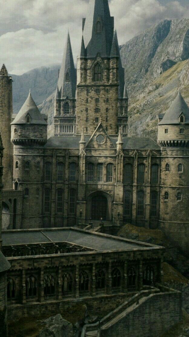 Harry Potter, Hogwarts, And Wallpaper Image - Hogwarts Castle Wallpaper Iphone - HD Wallpaper 