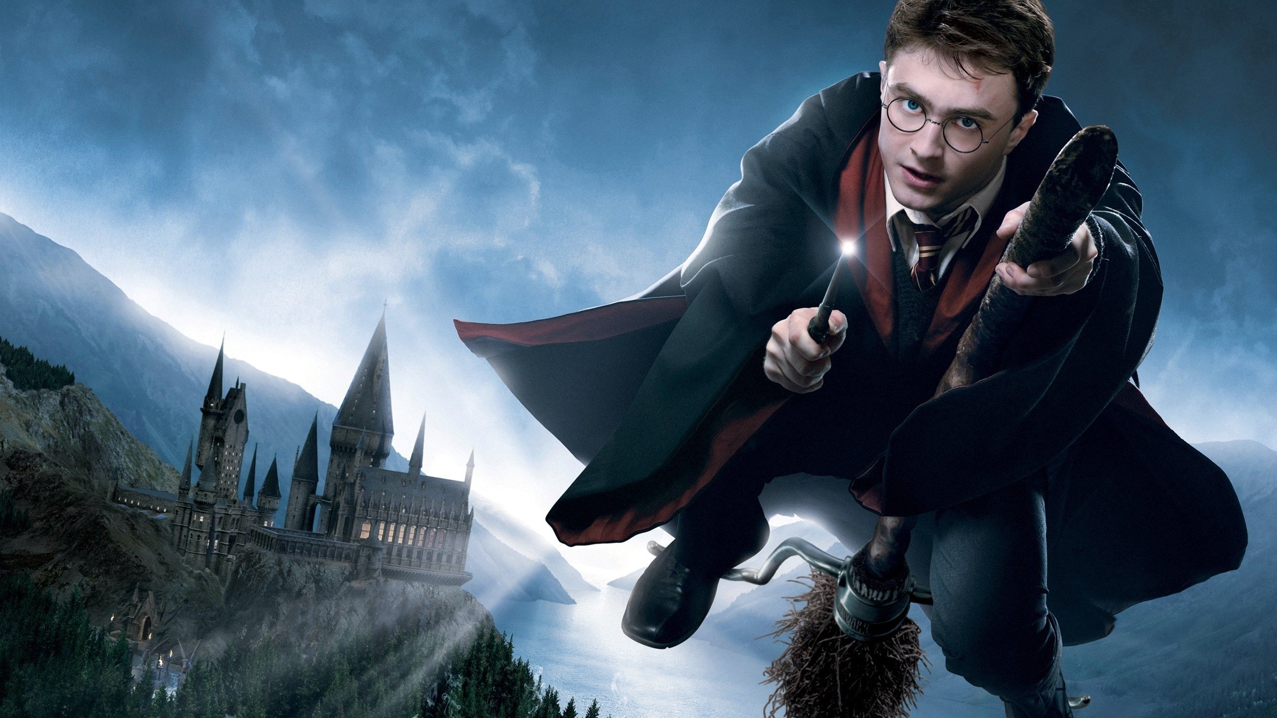 Movies, Harry Potter, Hogwarts, Castle, Daniel Radcliffe, - Britfield And The Lost Crown - HD Wallpaper 
