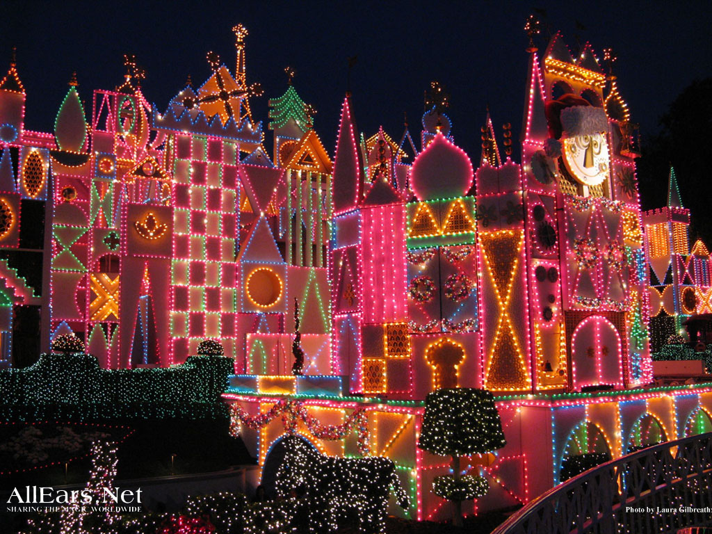 Disneyland Wallpaper Small World Holiday Lighting - Disneyland - HD Wallpaper 