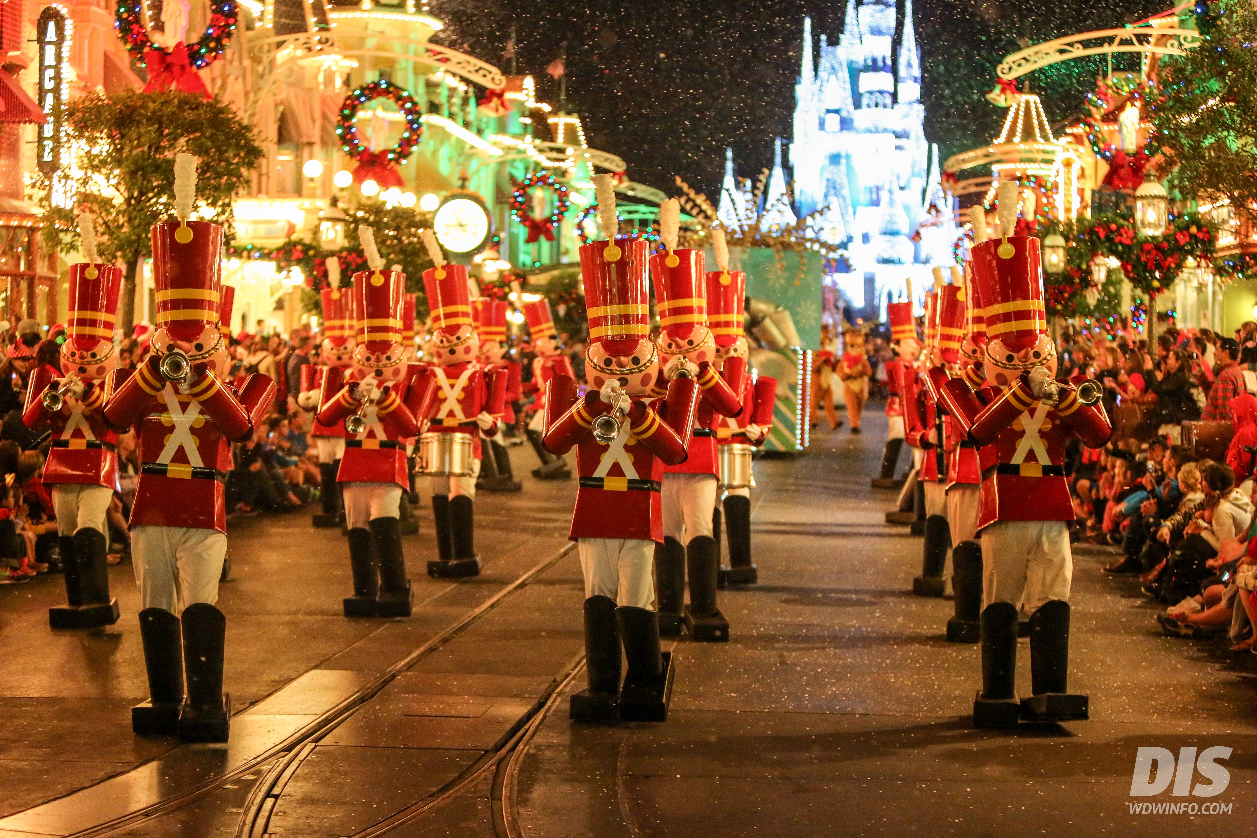 Disneyland Maingate Wallpaper - Disneyworld Christmas - HD Wallpaper 