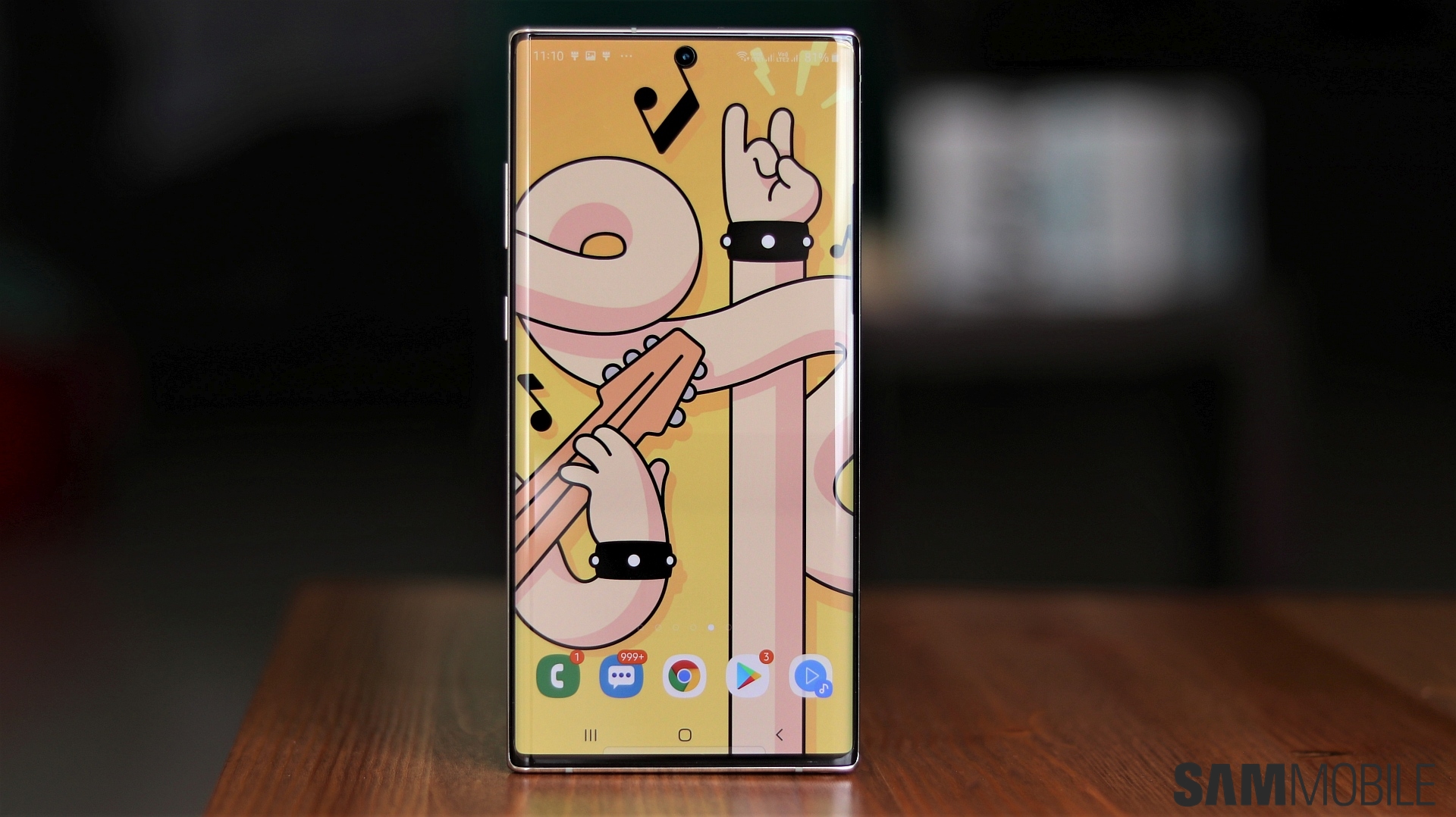 Обои samsung note 10. Обои на Samsung Galaxy Note 10 Plus под камеру. Обои Note 10+. Обои Galaxy Note 10 Plus. Обои на телефон Note 10+.