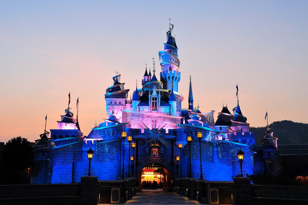 Hong Kong Disneyland Wallpapers Hd - HD Wallpaper 