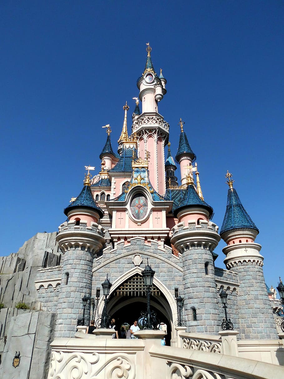 Low-angle Photography Of Disneyland Castle, Sleeping - Disneyland Paris - HD Wallpaper 