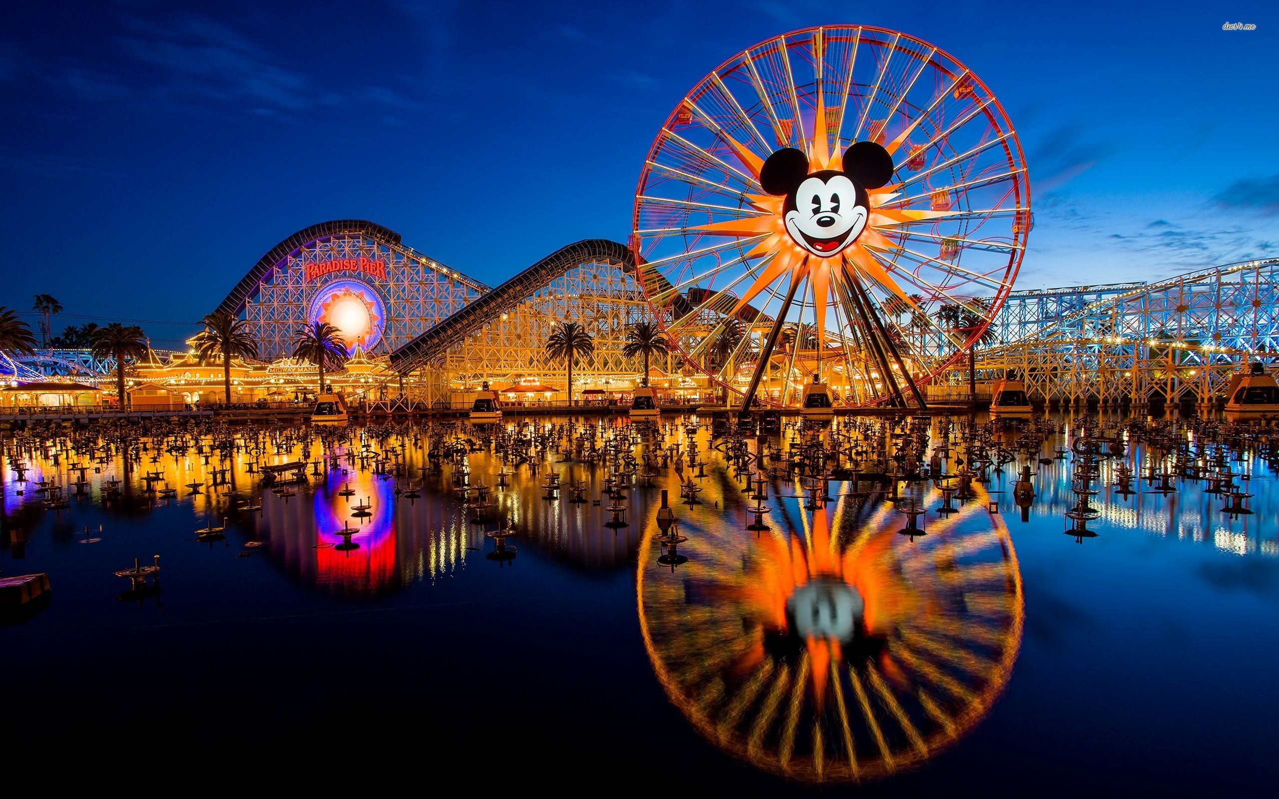 Fall In Love With Our Free Set Of Disneyland Wallpapers - HD Wallpaper 