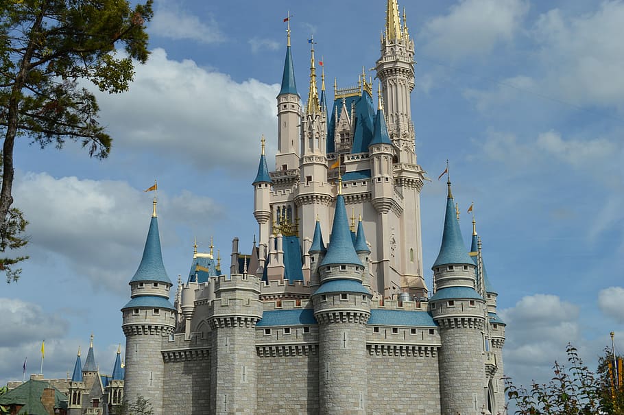 Gray And Blue Castle Under Cloudy Sky, Disney World, - Walt Disney World Resort - HD Wallpaper 