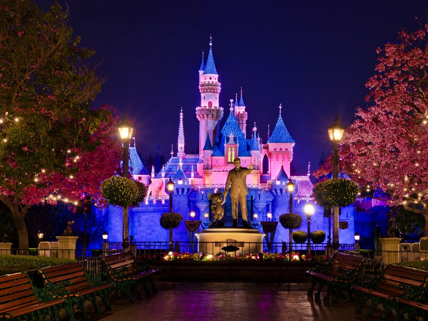 Awesome Disneyland High Quality Wallpaper - Disneyland High Resolution - HD Wallpaper 