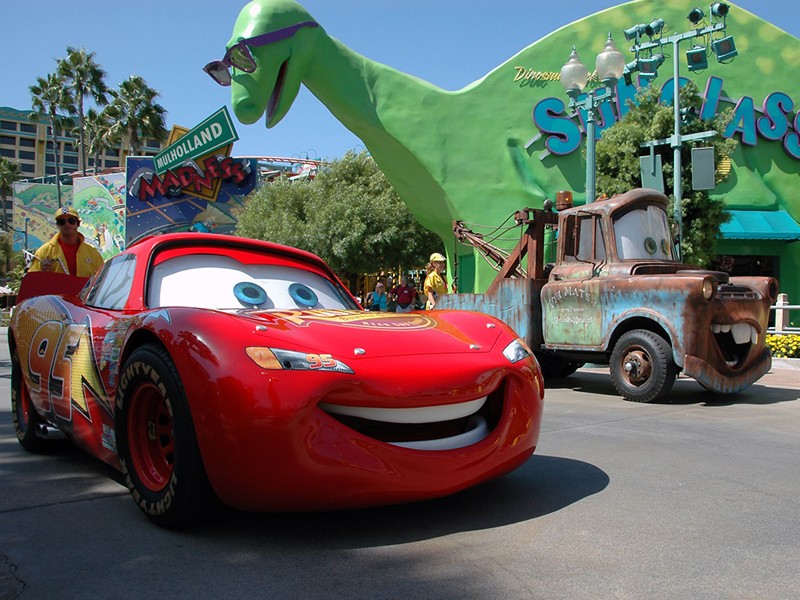 Cars - Curtains Around Tv Theater Room - HD Wallpaper 