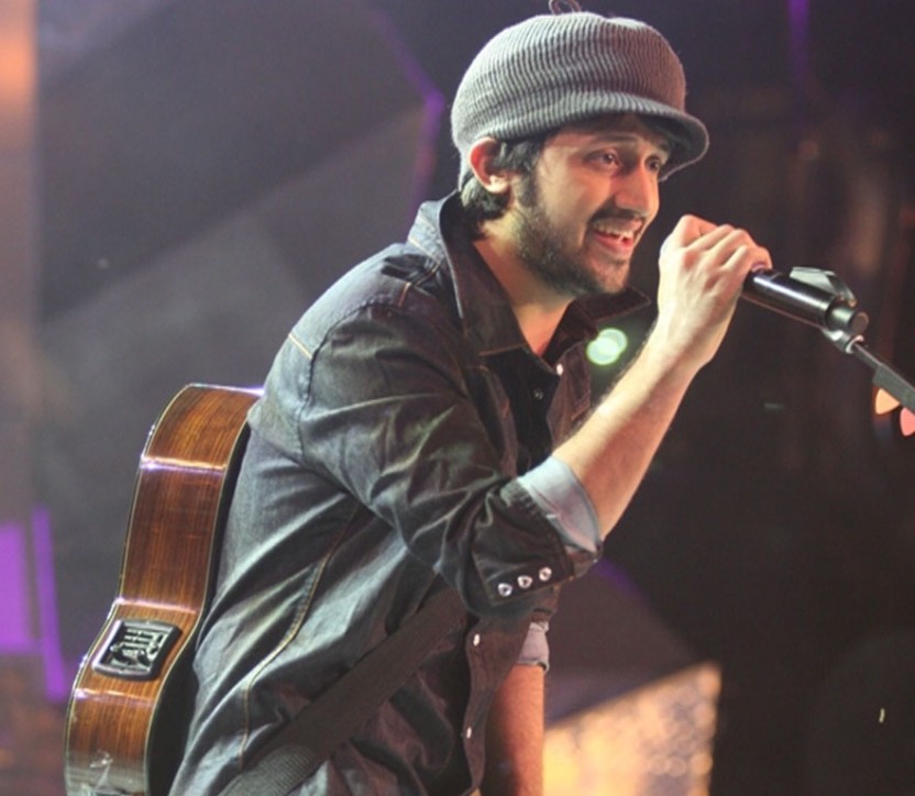 Atif Aslam With Guitar - HD Wallpaper 