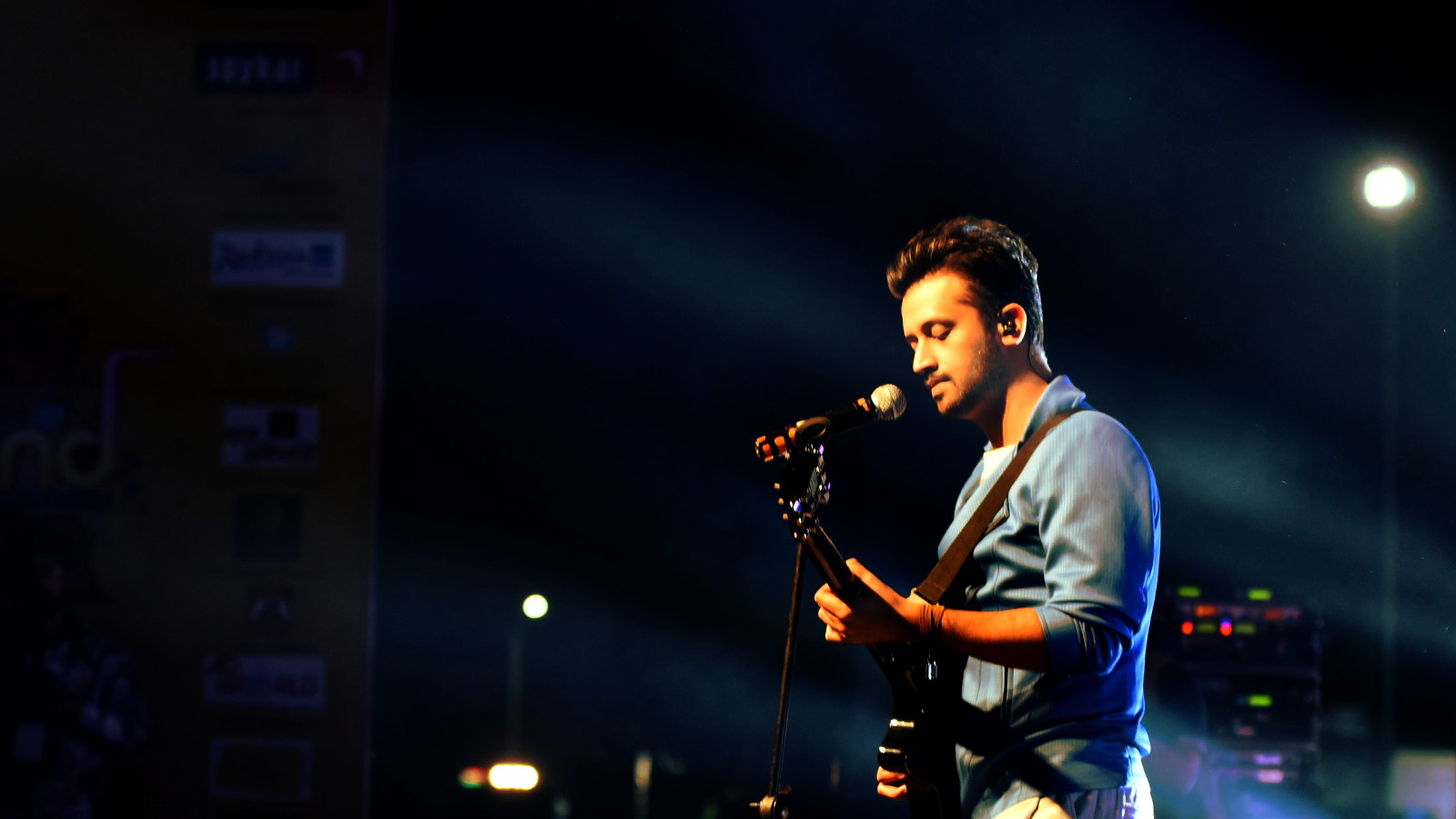 Atif Aslam Wins Best Playback Singer Award At Lsa - Pachtaoge By Atif Aslam - 1600x900 Wallpaper Atif Aslam Wins Best Playback Singer Award At Lsa - Pachtaoge By Atif Aslam - 1600x900 Wallpaper