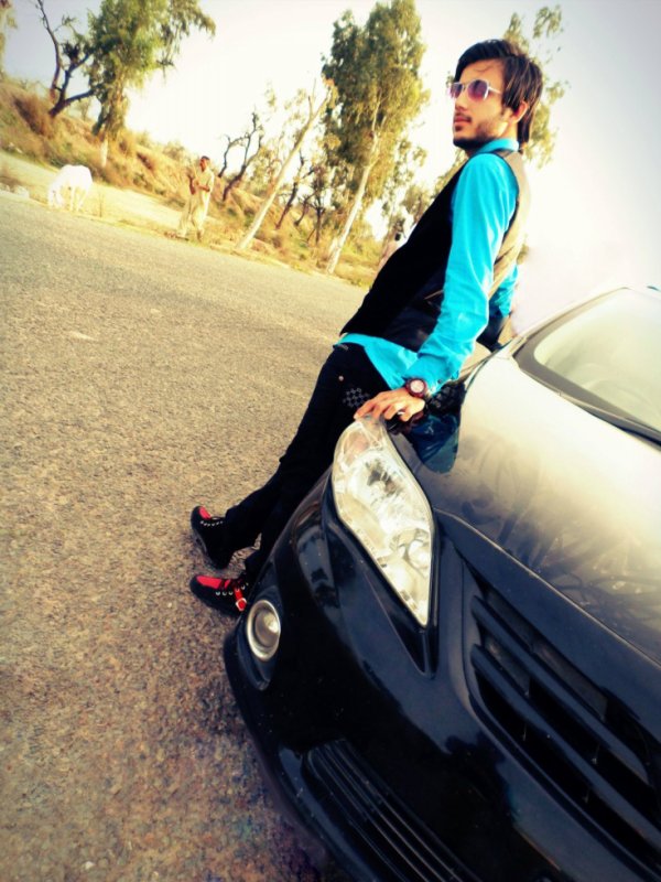 Sonu Atif - Handsome Boys With Car - HD Wallpaper 