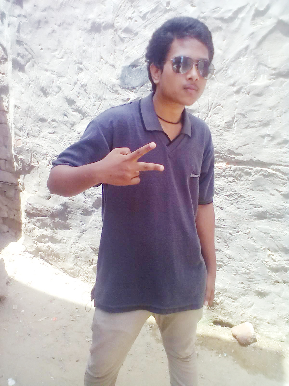 Vicky Rocking - Gentleman - HD Wallpaper 