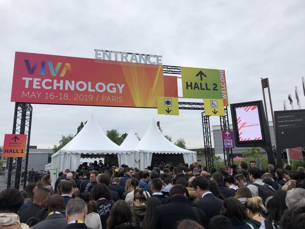 Crowd - HD Wallpaper 