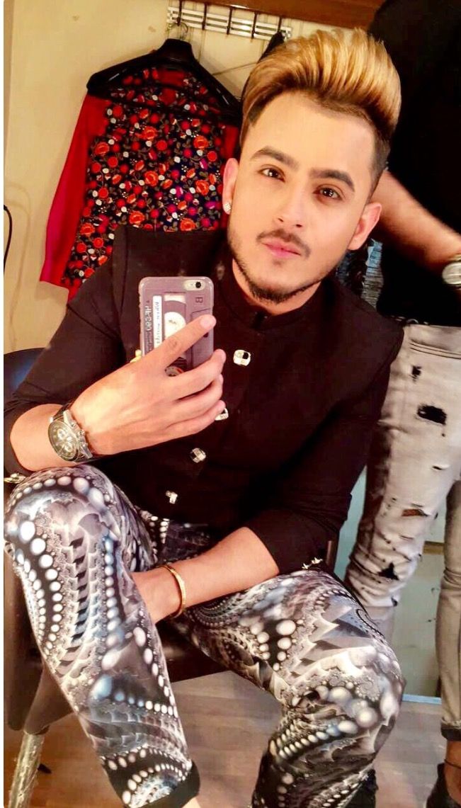 Millind Gaba Twitter - HD Wallpaper 