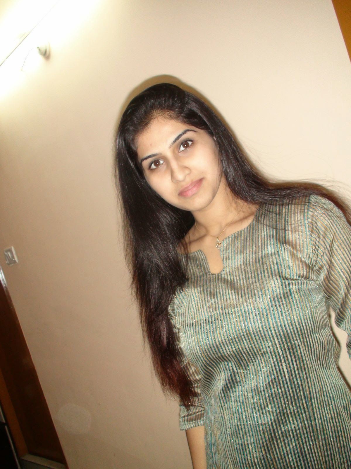 Hot Indian At Home - HD Wallpaper 