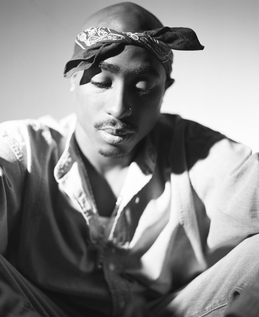 Tupac Black And White - HD Wallpaper 
