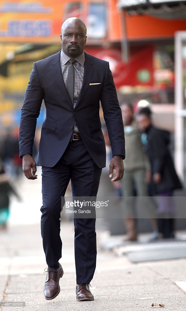 High Resolution Wallpaper - Mike Colter Luke Cage - HD Wallpaper 