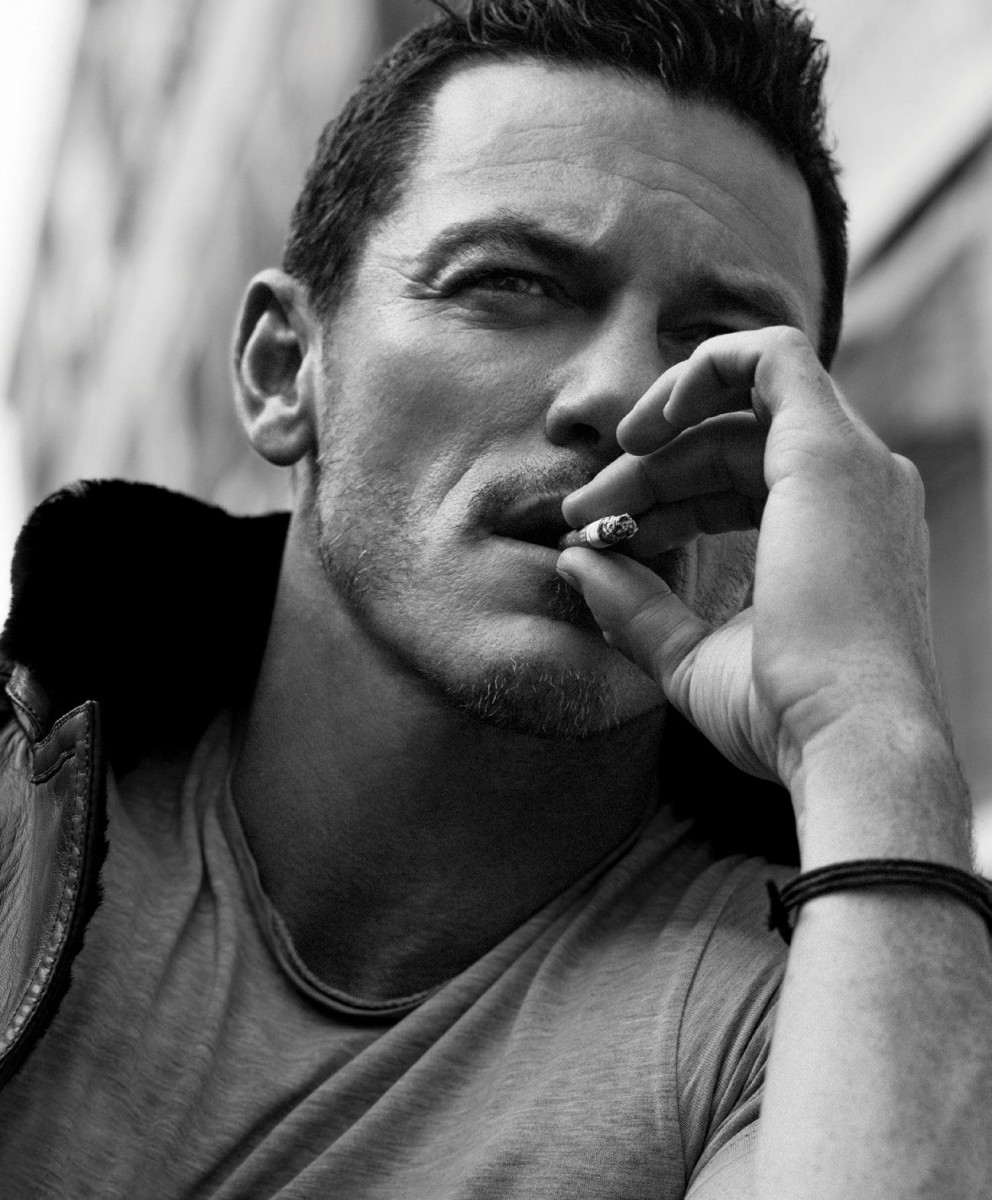 Pic - Luke Evans Photoshoot 2017 - HD Wallpaper 