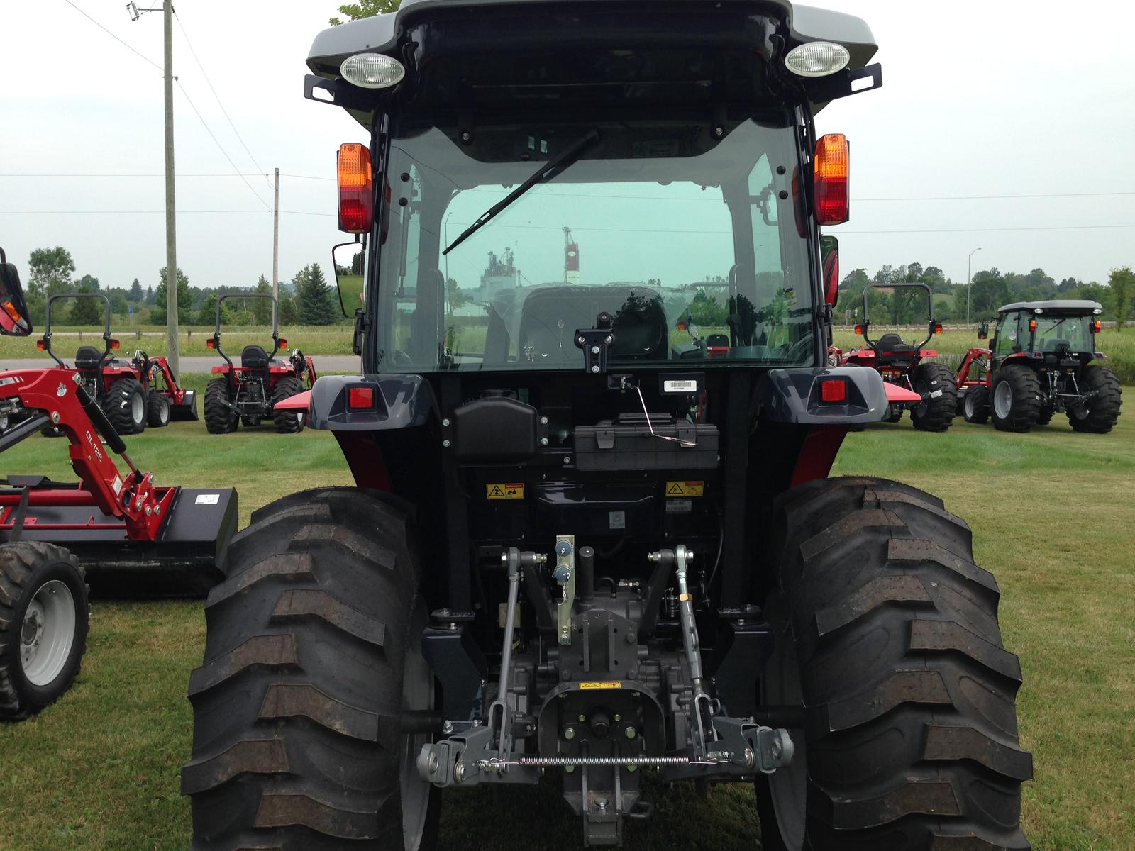 Tractor - HD Wallpaper 