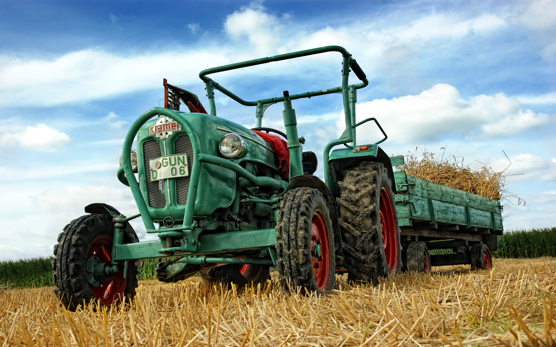 Old Tractor Wallpaper Tractor Images Wallpapers Wallpapers) - High Resolution Tractor - HD Wallpaper 