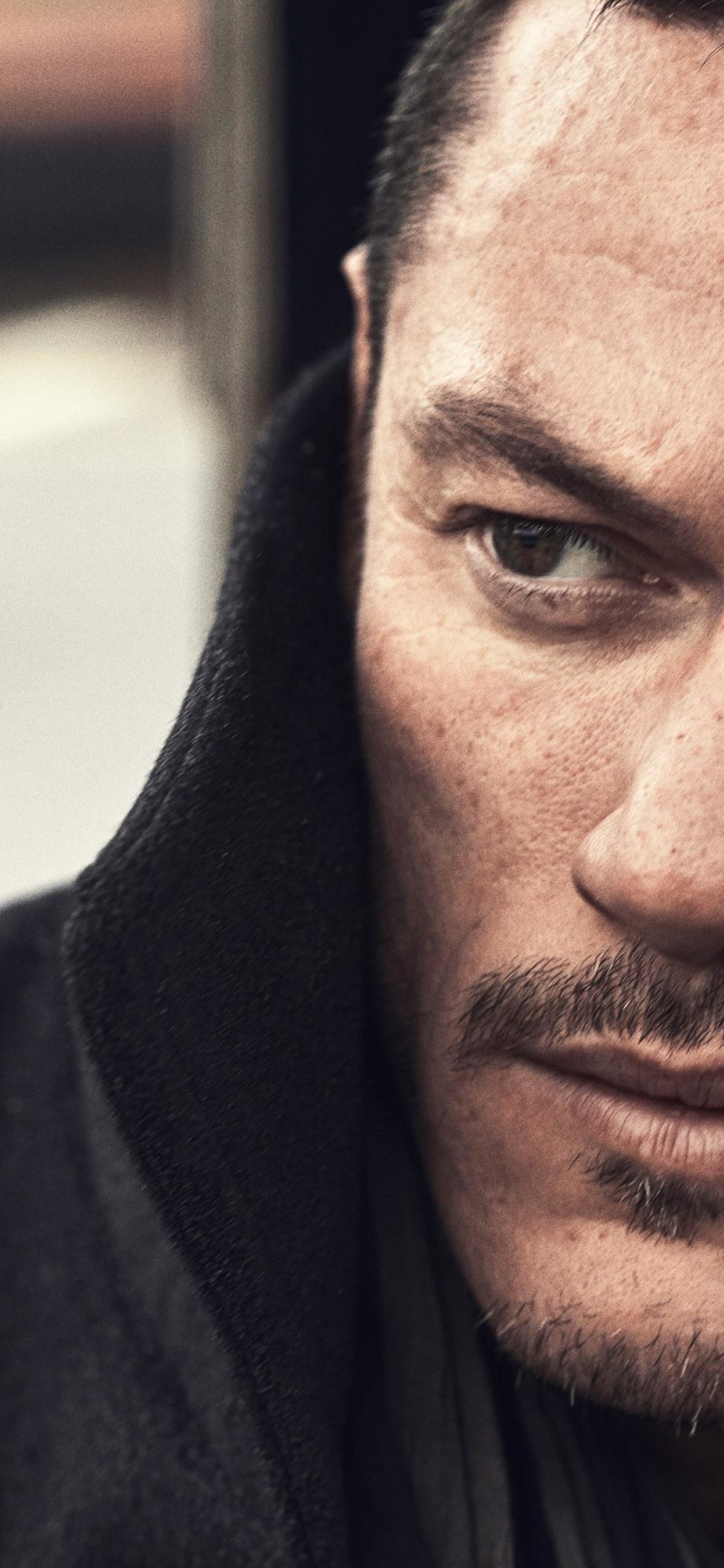 Luke Evans Photoshoot - HD Wallpaper 