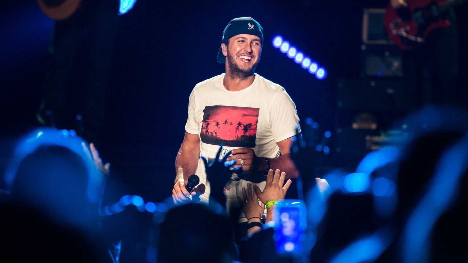 Performance - HD Wallpaper 