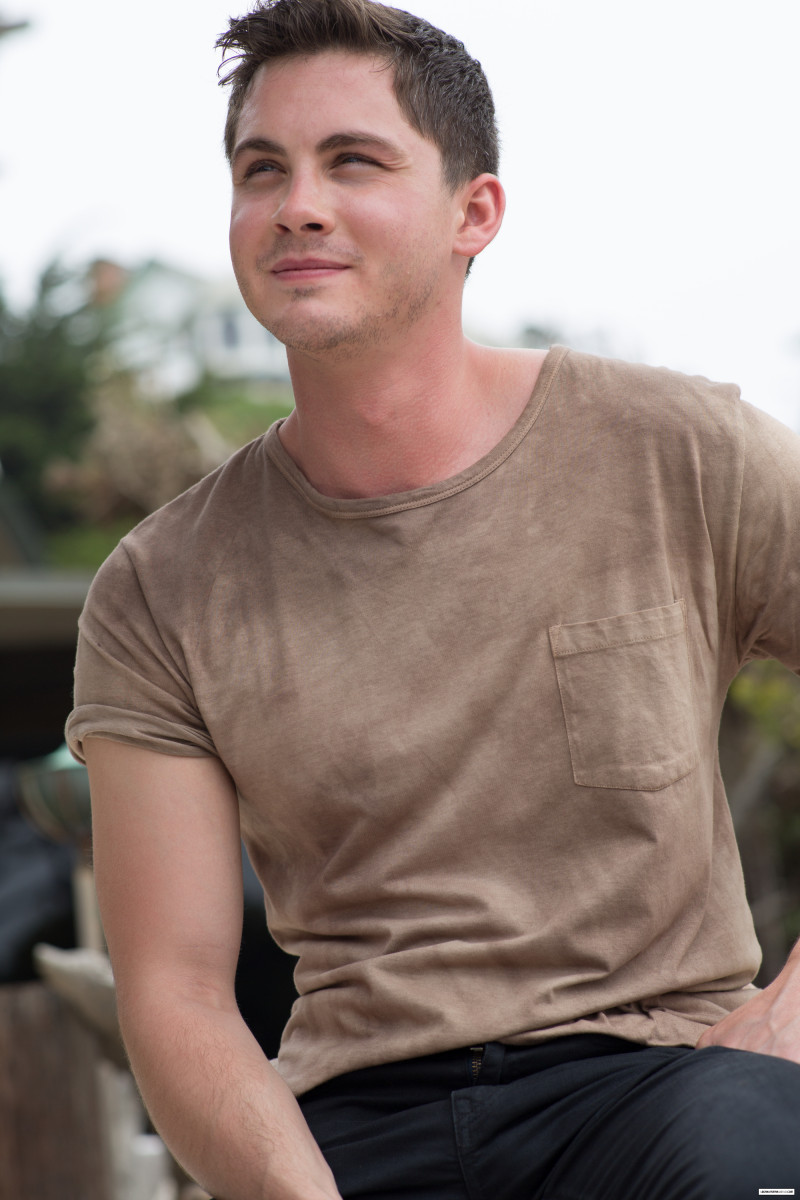 Pic - Logan Lerman Photoshoot Fury - HD Wallpaper 