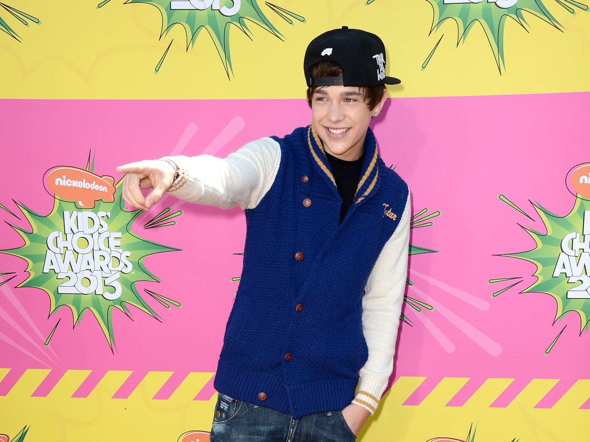 Free Awesome Austin Mahone Wallpaper 
 Data-src /w/full/2/6/3/497746 - Kids Choice Award 2013 - HD Wallpaper 
